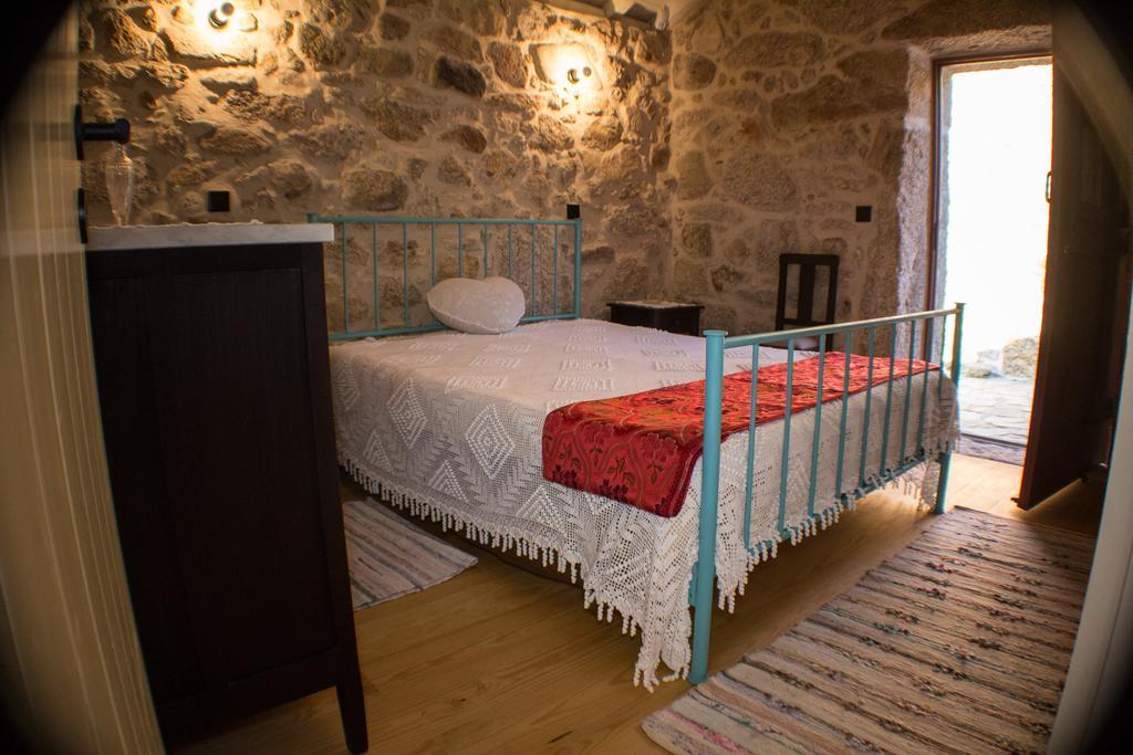 Hostal Casas Dos Avos Vale de Cambra Habitación foto