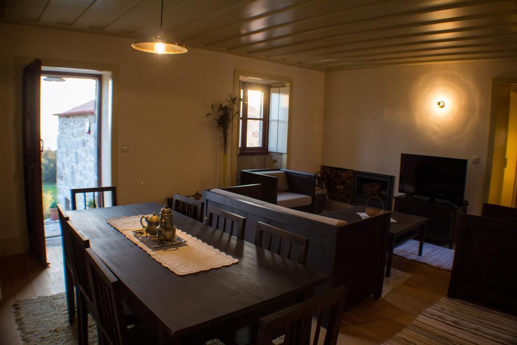 Hostal Casas Dos Avos Vale de Cambra Habitación foto