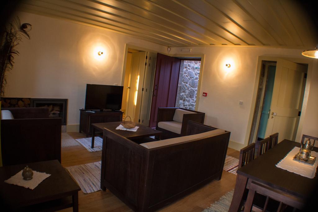 Hostal Casas Dos Avos Vale de Cambra Habitación foto