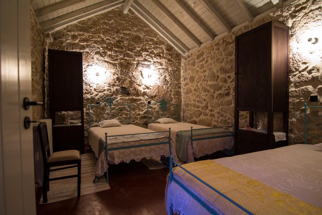 Hostal Casas Dos Avos Vale de Cambra Habitación foto